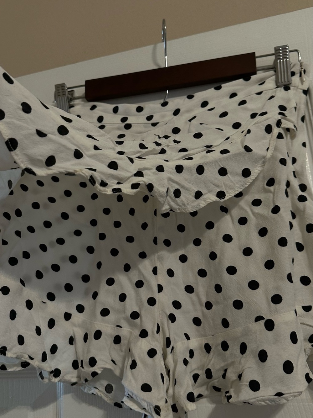 Zara White and Black Polka Dot Ruffle Wrap Skort - Picture 3 of 6